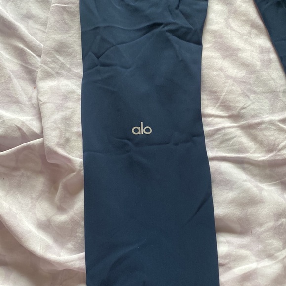 Alo Yoga Women's High Waisted Ripped Warrior Legging Size S - Picture 10 of 13